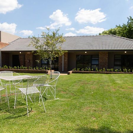Opstal Gastehuis Potchefstroom Zewnętrze zdjęcie