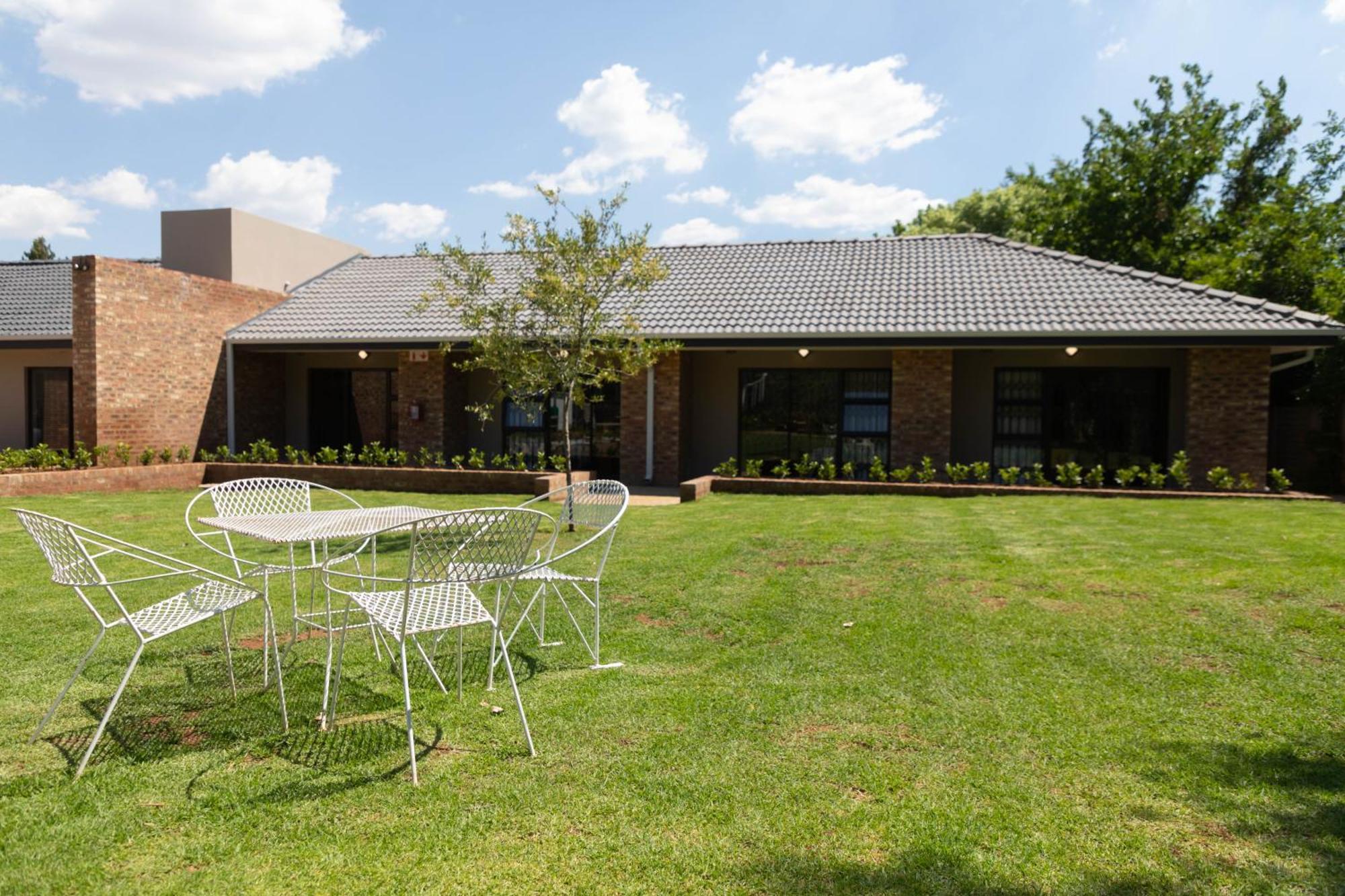Opstal Gastehuis Potchefstroom Zewnętrze zdjęcie